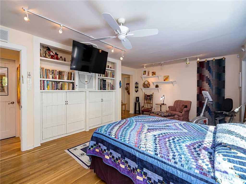 Holiday home Casa Galleria, 3 Bedrooms, Wifi, Fireplace, Fenced Yard, Sleeps 9