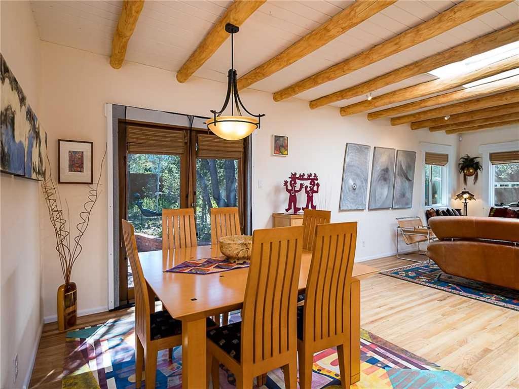 Casa Galleria, 3 Bedrooms, Wifi, Fireplace, Fenced Yard, Sleeps 9 Holiday home *