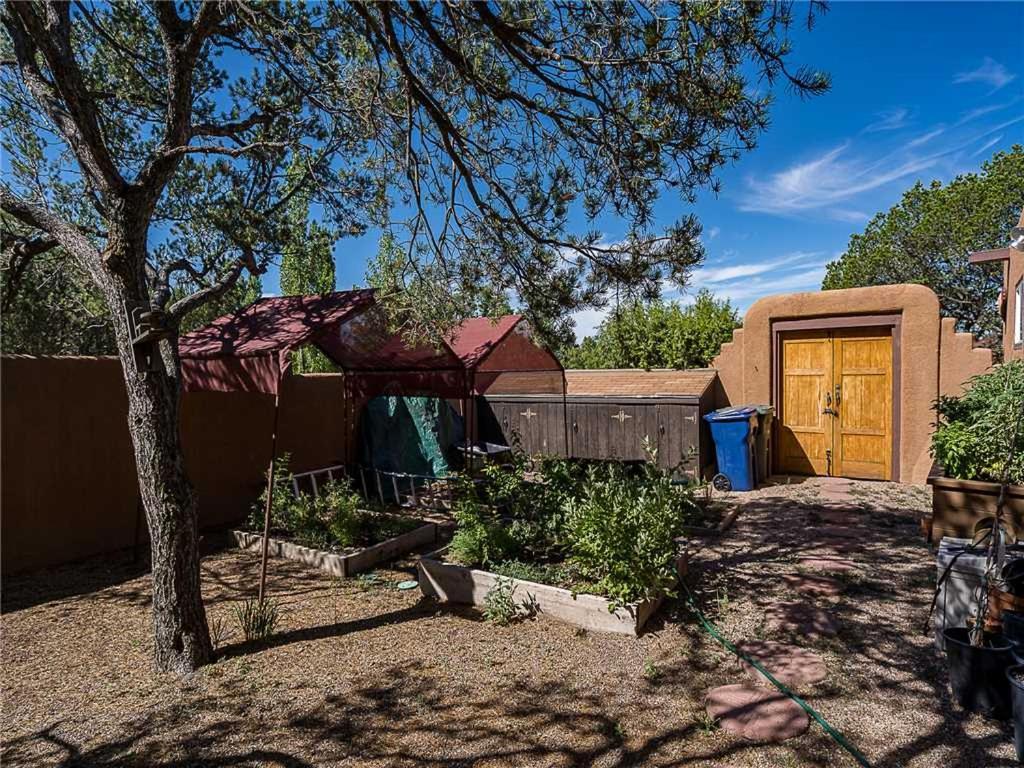 Casa Galleria, 3 Bedrooms, Wifi, Fireplace, Fenced Yard, Sleeps 9 *