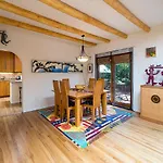 Casa Galleria, 3 Bedrooms, Wifi, Fireplace, Fenced Yard, Sleeps 9